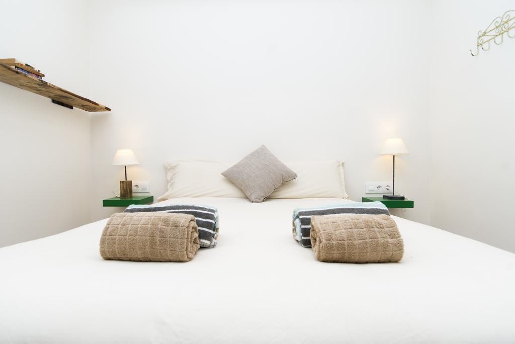 Apartments Barcelona Sagrada Pokój zdjęcie